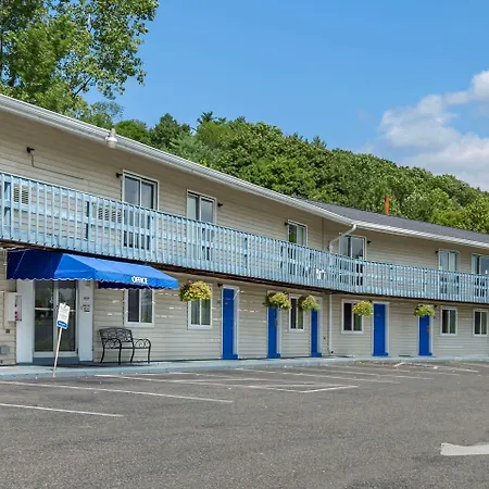 Econo Lodge Lee - Great Barrington